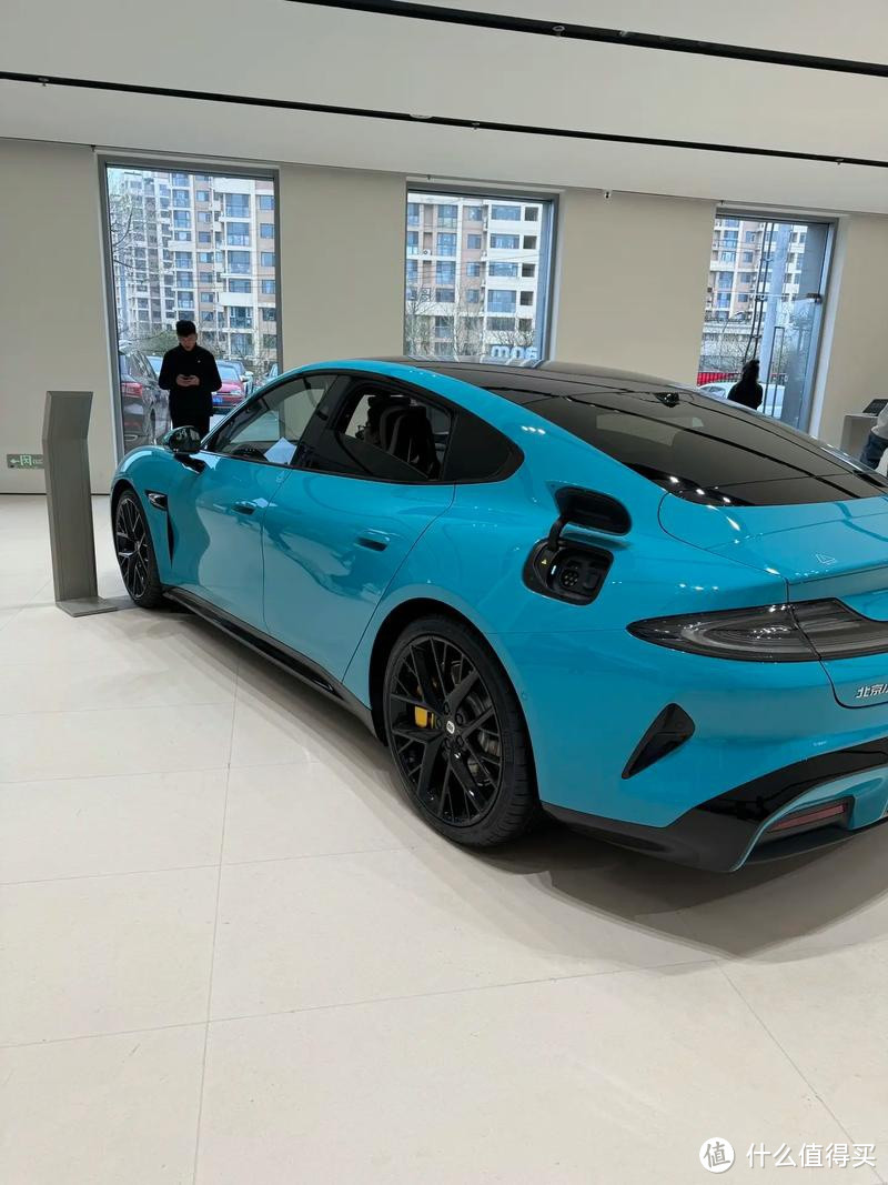 新能源汽车VS燃油汽车：你会选择哪一种？