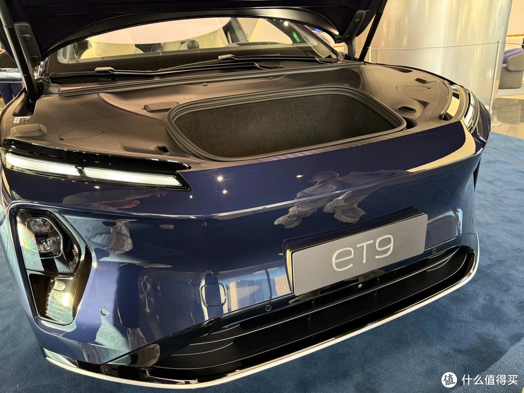蔚来ET9，新能源汽车创新成就