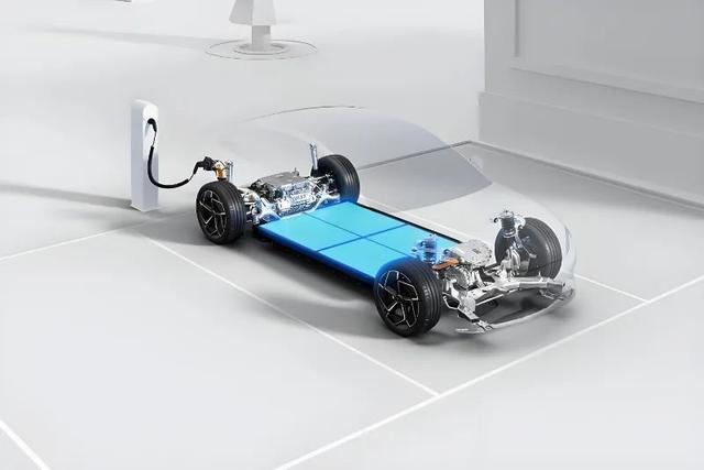 私自解锁电池获利5000元被判刑，新能源汽车维修产业暗藏何种风险？